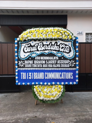 Papan Bunga Duka di Benteng